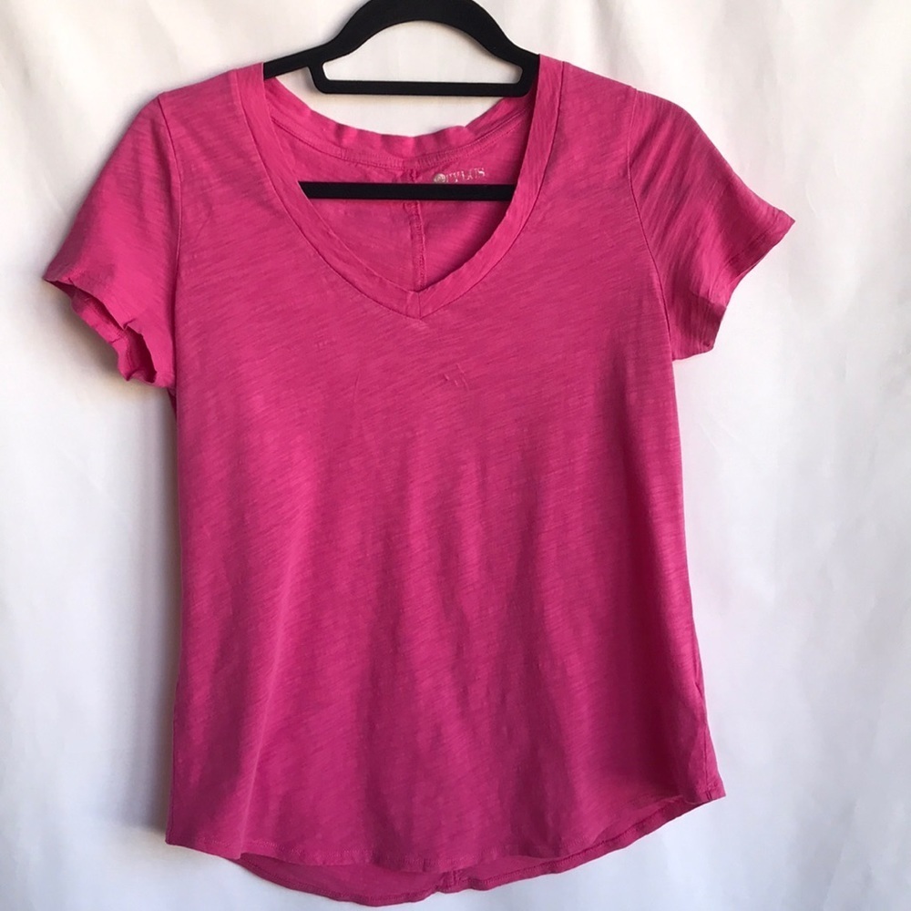 Stylus hot pink cotton tee with rounded hem, sz M